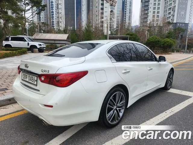 Infiniti Q50 2016 — фото 17