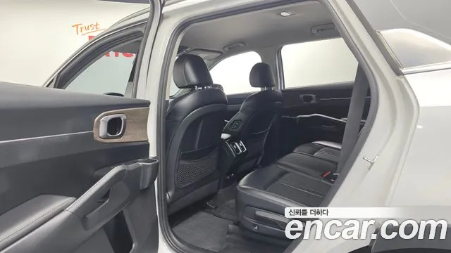 Kia Sorento 2021 — фото 17