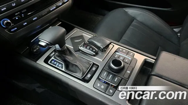 Hyundai Genesis 2016 — фото 9