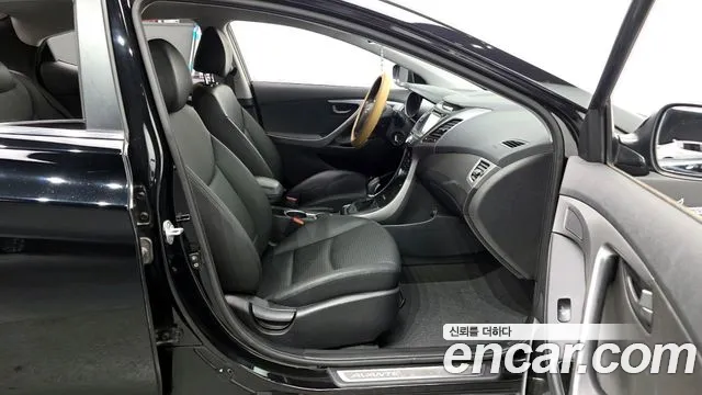 Hyundai AVANTE 2014 — фото 11