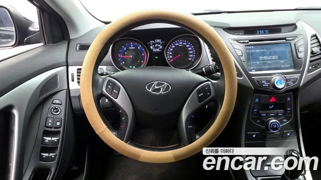 Hyundai AVANTE 2014 — фото 13