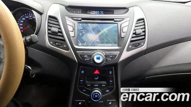 Hyundai AVANTE 2014 — фото 14