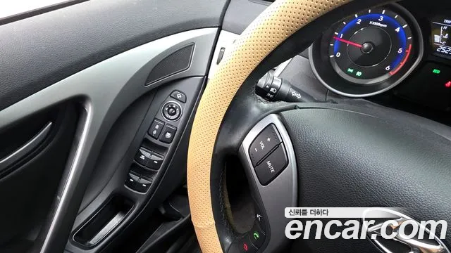 Hyundai AVANTE 2014 — фото 18