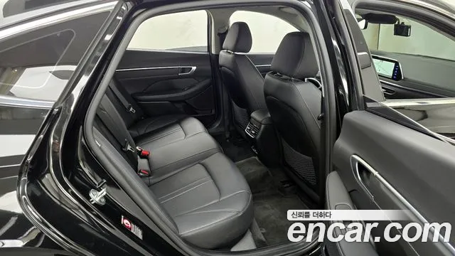 Hyundai Sonata 2022 — фото 12