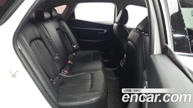 Hyundai Sonata 2022 — фото 12