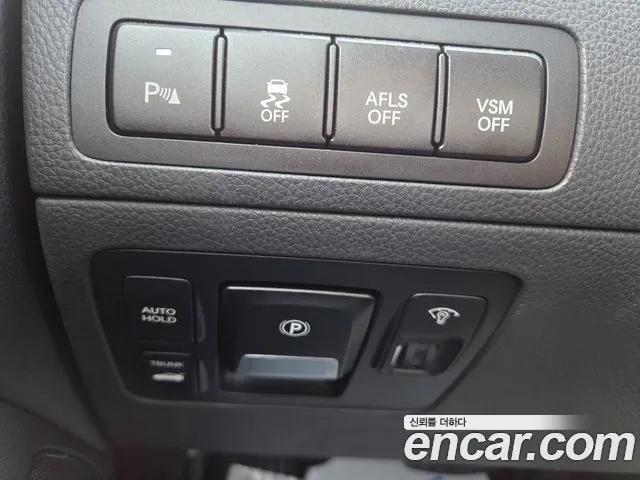 Hyundai Equus 2010 — фото 14