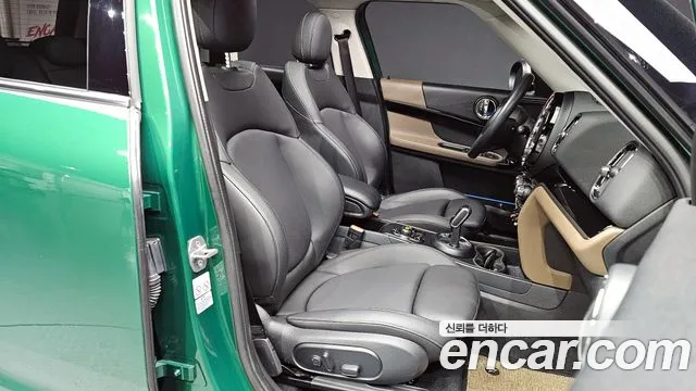 Mini Countryman 2020 — фото 10