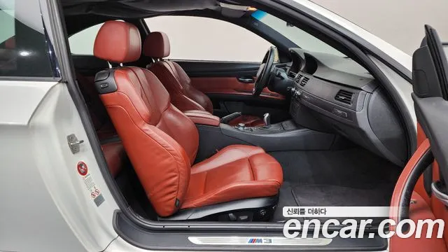 BMW M3 2010 — фото 11