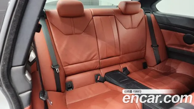 BMW M3 2010 — фото 12
