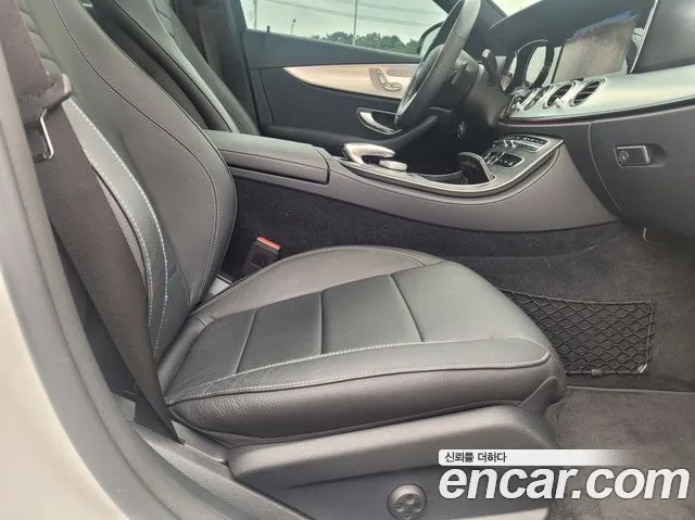 Mercedes-Benz E-Class 2020 — фото 16