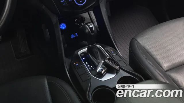 Hyundai Santafe 2016 — фото 9