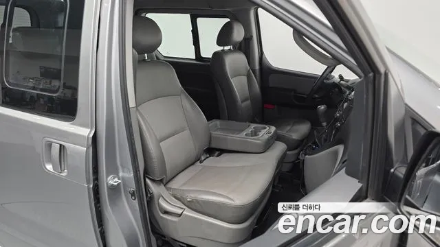 Hyundai Starex 2011 — фото 10