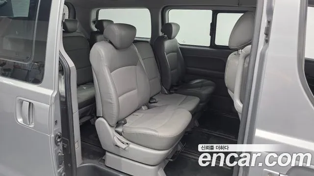 Hyundai Starex 2011 — фото 12