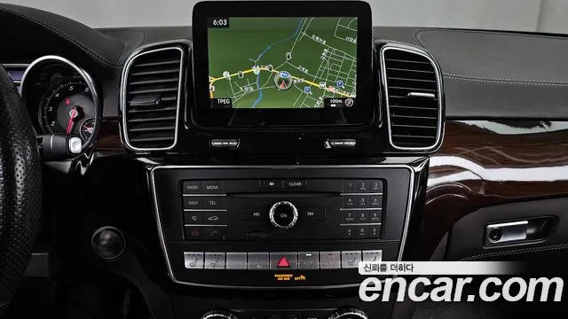 Mercedes-Benz GLS-Class 2017 — фото 14