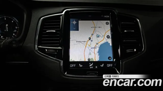 Volvo XC90 2017 — фото 16