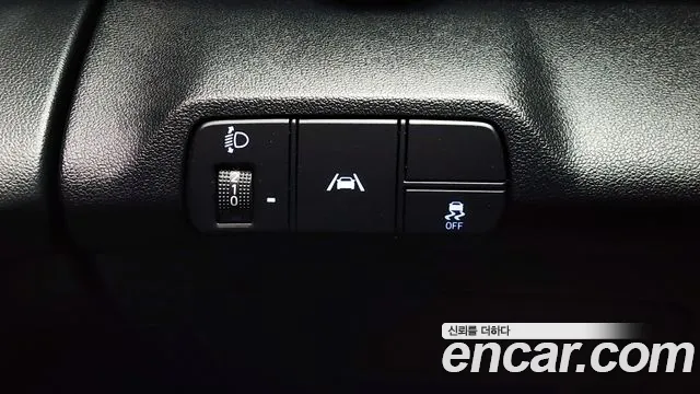 Hyundai AVANTE 2023 — фото 18