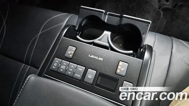 Lexus ES 2023 — фото 18
