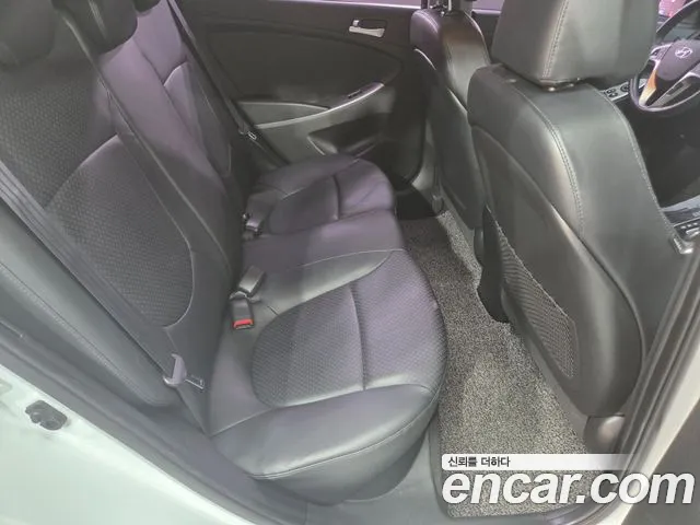 Hyundai Accent 2017 — фото 10
