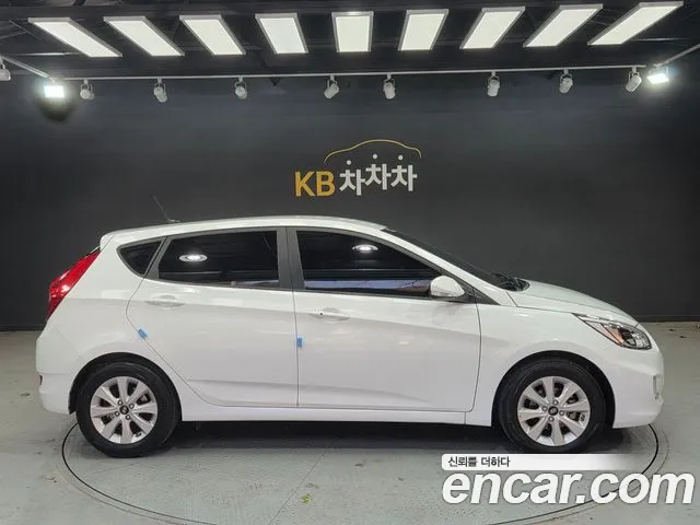 Hyundai Accent 2017 — фото 19