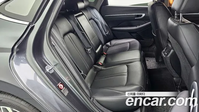 Hyundai Sonata 2022 — фото 12