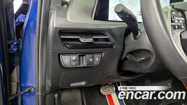 Kia EV6 2022 — фото 16