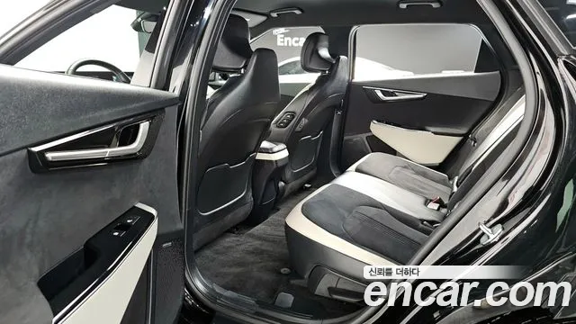 Kia EV6 2022 — фото 11