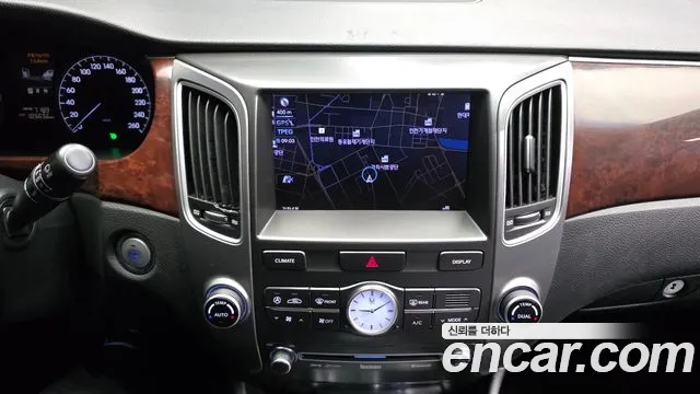 Hyundai Equus 2012 — фото 14