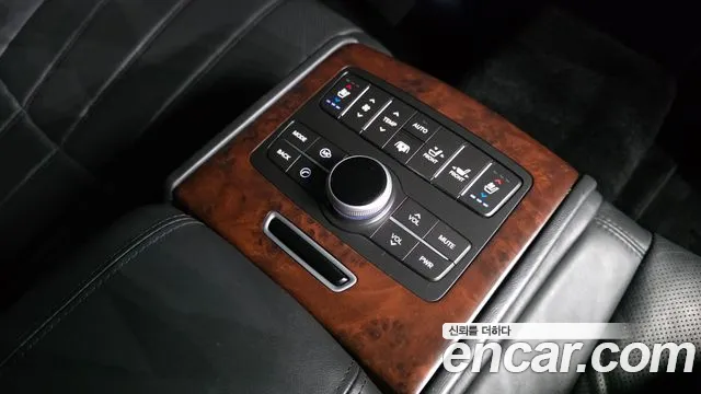 Hyundai Equus 2012 — фото 19
