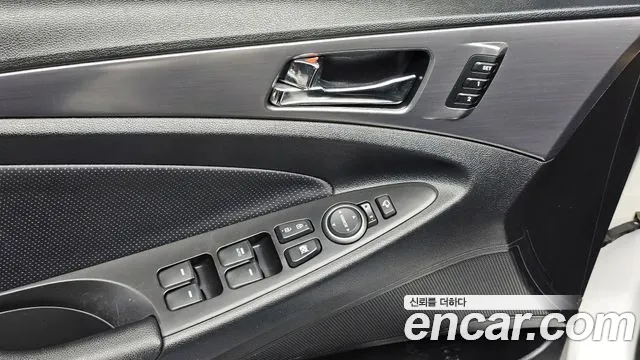 Hyundai Sonata 2014 — фото 17