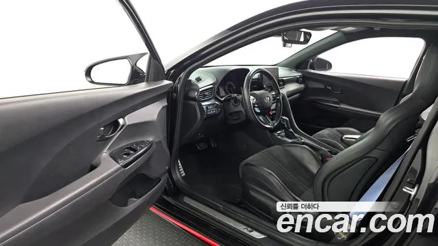 Hyundai Veloster 2021 — фото 11