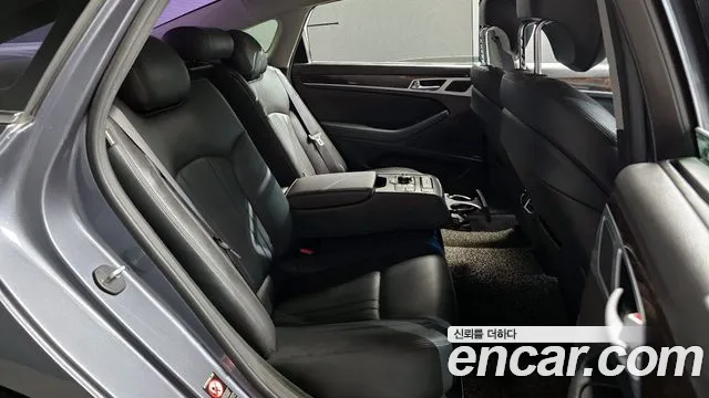 Hyundai Genesis 2016 — фото 12