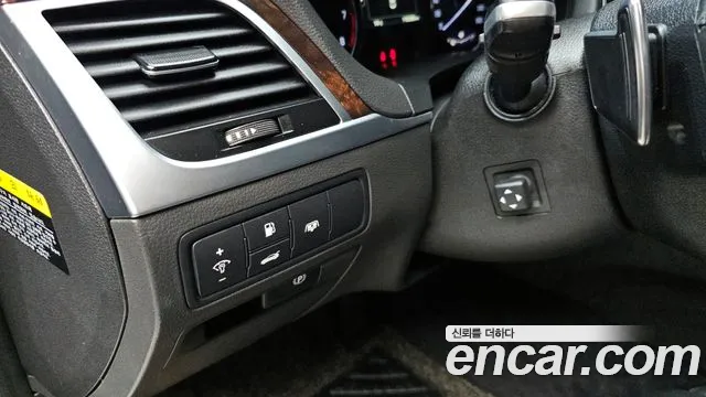 Hyundai Genesis 2016 — фото 16