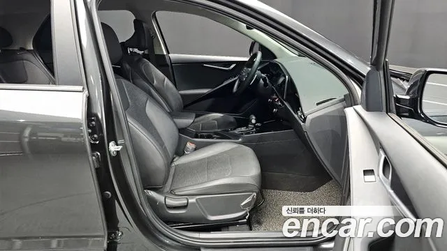 Kia Niro 2022 — фото 11