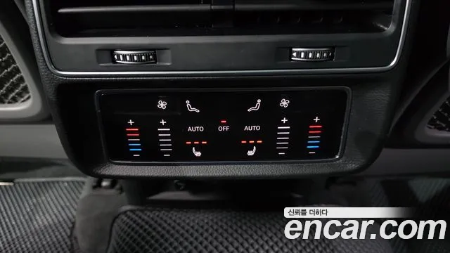 Audi Q8 2022 — фото 19