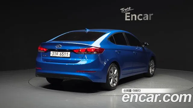 Hyundai AVANTE 2018 — фото 2