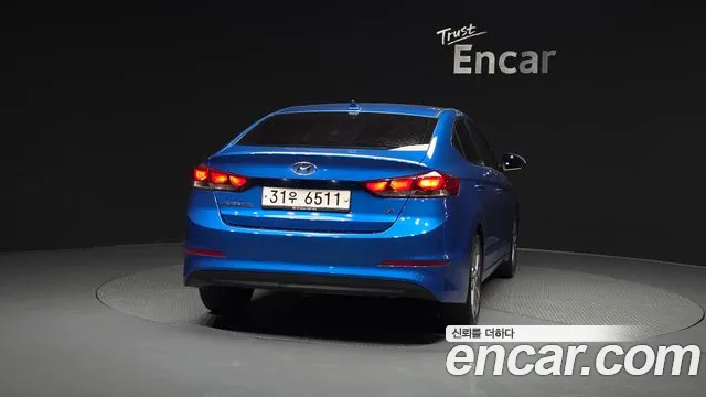 Hyundai AVANTE 2018 — фото 4