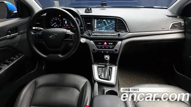 Hyundai AVANTE 2018 — фото 7