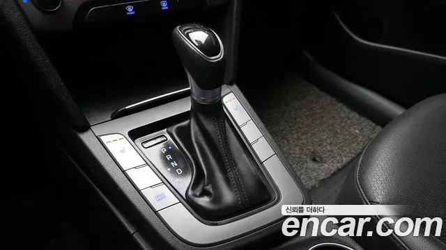 Hyundai AVANTE 2018 — фото 9