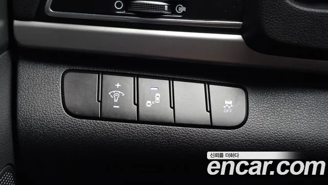 Hyundai AVANTE 2018 — фото 17