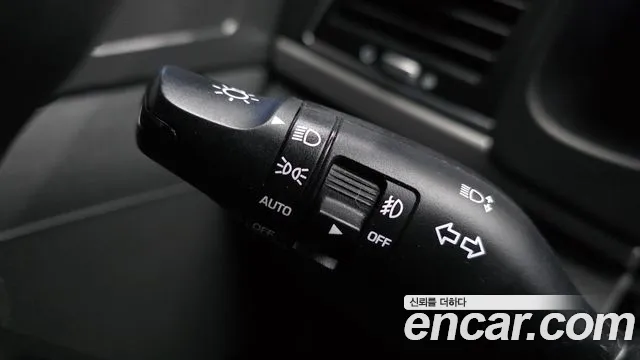 Hyundai AVANTE 2018 — фото 18