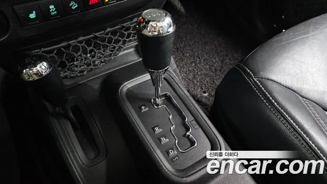 Jeep Wrangler 2017 — фото 9