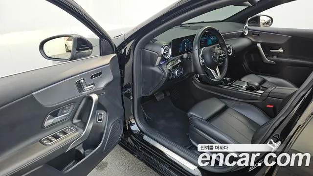 Mercedes-Benz A-Class 2020 — фото 10