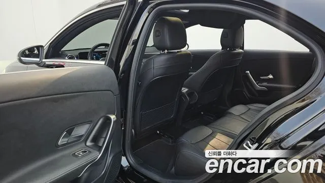Mercedes-Benz A-Class 2020 — фото 11