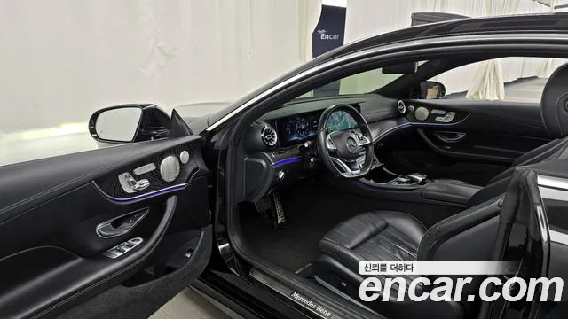 Mercedes-Benz E-Class 2017 — фото 10