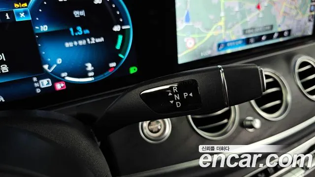Mercedes-Benz E-Class 2023 — фото 9