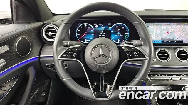 Mercedes-Benz E-Class 2023 — фото 13