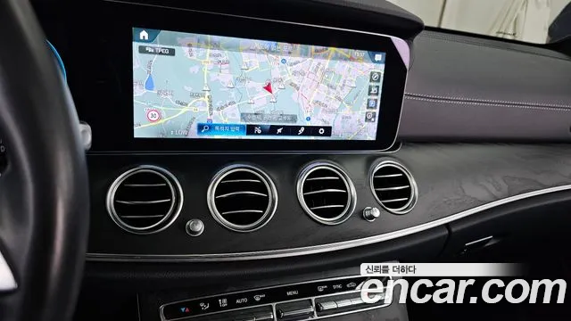 Mercedes-Benz E-Class 2023 — фото 14