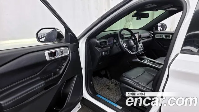 Ford Explorer 2020 — фото 10