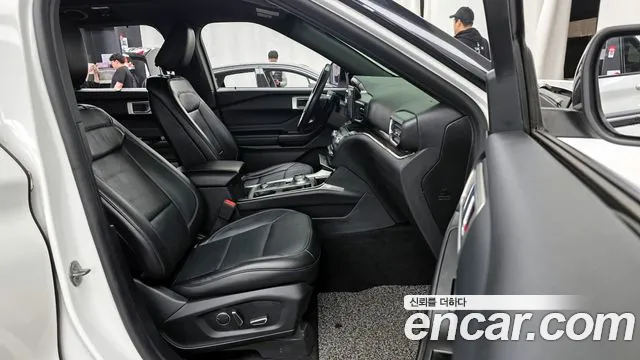 Ford Explorer 2020 — фото 11