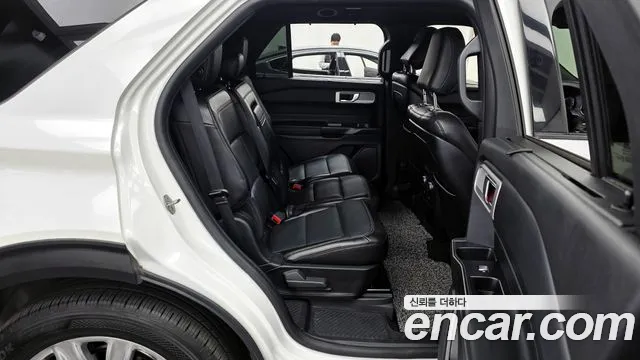 Ford Explorer 2020 — фото 12